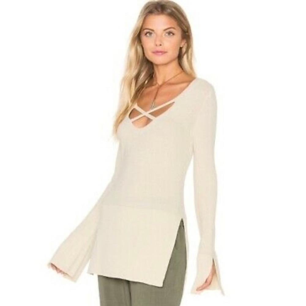 Free‎ People crisscross v neck sweater
